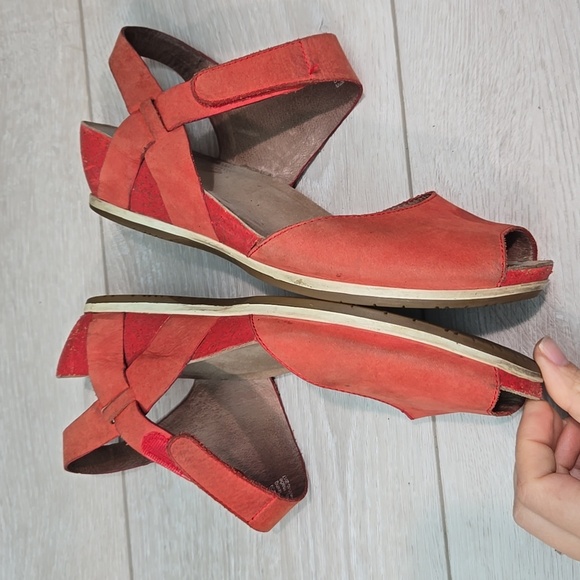 Dansko Women's Ankle Leather Red Sandals Wedge Sz 38/7.5-8 - Picture 11 of 16